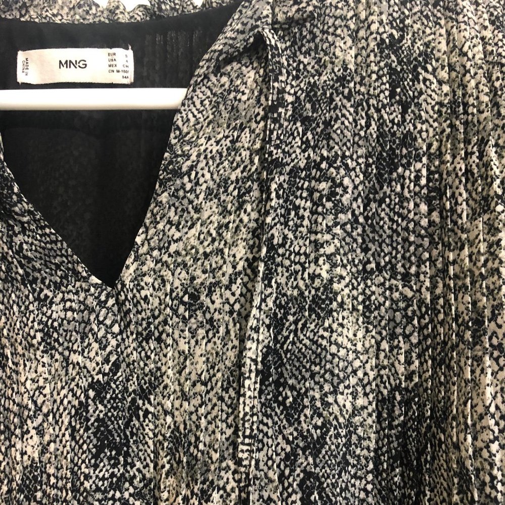 Mango Printed pleated blouse - Size 4 - Picture 13 of 16